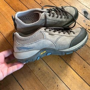 Dansko fabric leather upper shoes